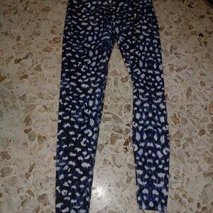 Core 10 Women's Leggings XS Blue Black White Patterned